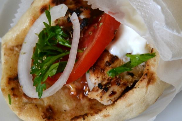 «Γύρος» κοτόπουλο για σουβλάκι από σπίτι