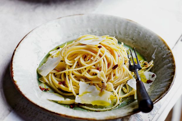 H μακαρονάδα της Πέμπτης: το Α και το Ω