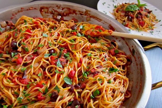 Η μακαρονάδα της Πέμπτης: Κόκκινα φανάρια