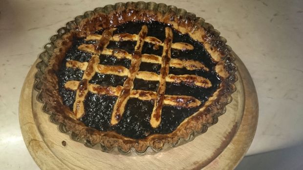 Η «πάστα φρόλα» έγινε «φλώρα» με μαρμελάδα δαμάσκηνο