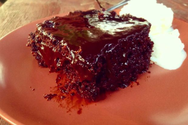 Η σιροπιαστή μου σοκολατόπιτα