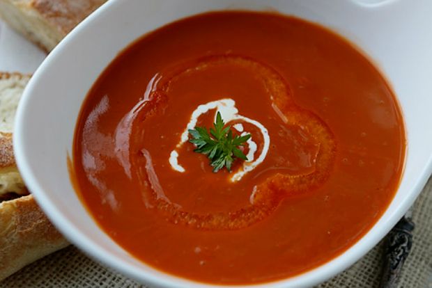 Η σούπα της Δευτέρας: κατακόκκινη και καπνιστή