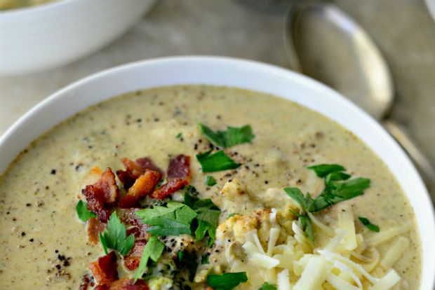 Η σούπα της Δευτέρας: με ψημμένο μπρόκολο & κουνουπίδι