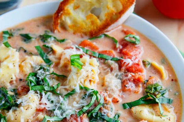 Η σούπα της Δευτέρας: με τορτελίνι, σπανάκι, τυρί