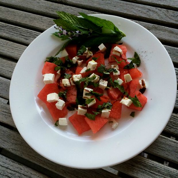 Η τρίχρωμη σαλάτα του καλοκαιριού