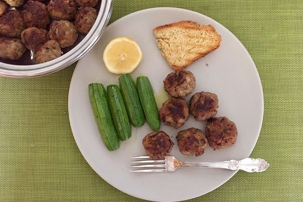 Ιστορίες για κεφτέδες, από το τηγάνι στον φούρνο