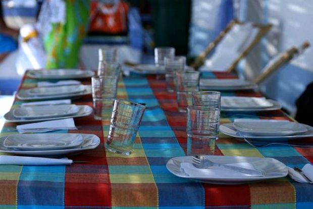 Καλοκαιρινό γιορτινό τραπέζι