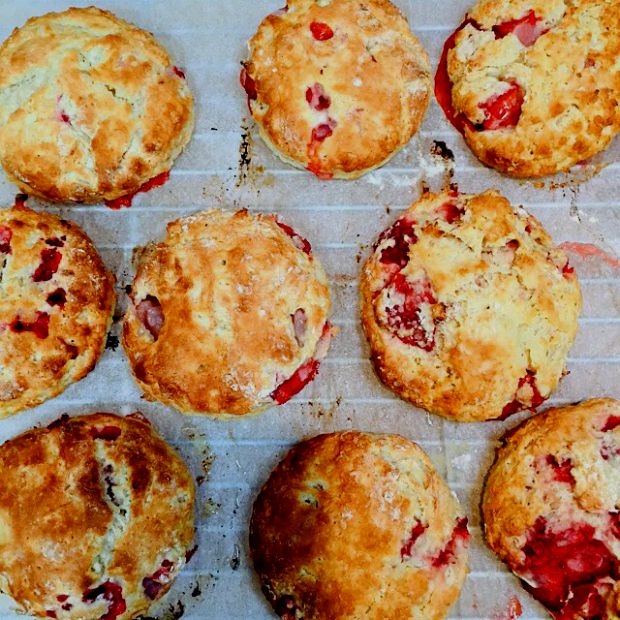 Καλωσορίζοντας τις φράουλες: με μπισκότα