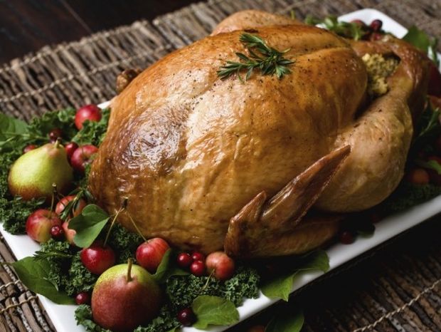 Καπόνι παραγεμιστό με «μυρουδίτσες»