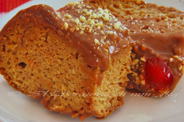 Κέικ με μήλα και καρότα