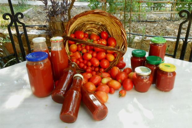 Κέτσαπ, πάστα, ντοματόπιτα: όλες από σπίτι!