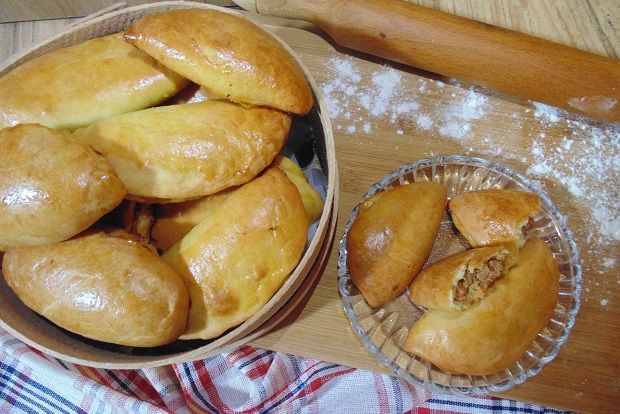 Κιμαδοπιτάκια με σπιτικό φύλλο κουρού