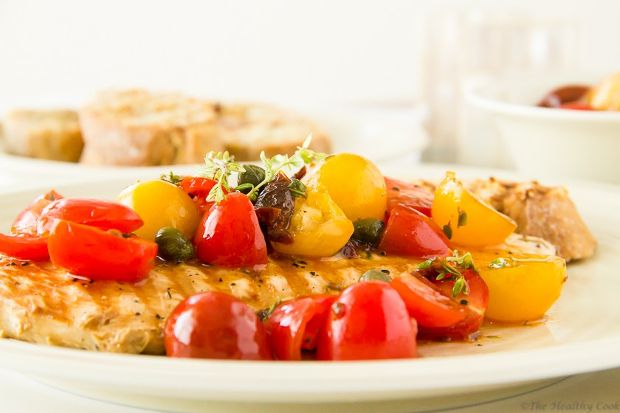 Κοτόπουλο με φρέσκες και λιαστές ντομάτες