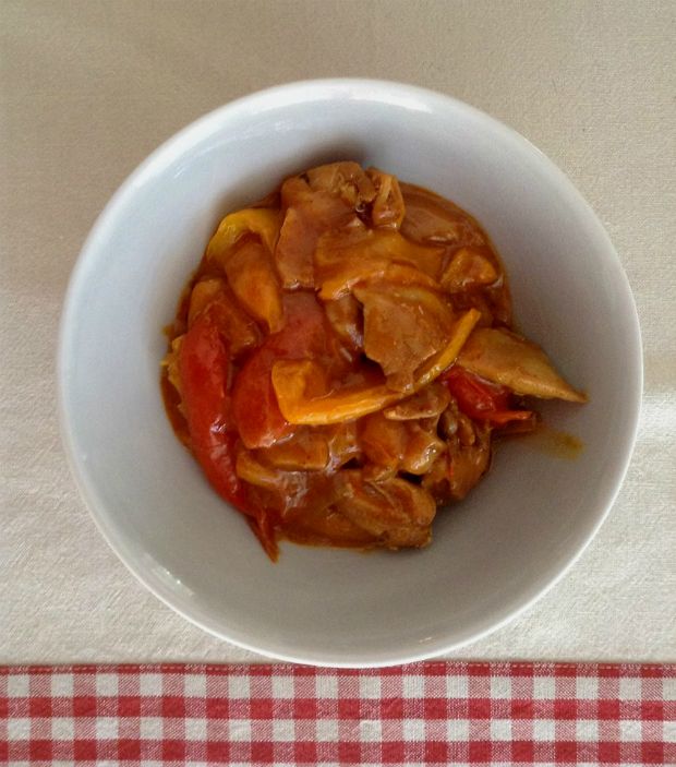 Κοτόπουλο τρυφερό με σάλτσα κάρυ