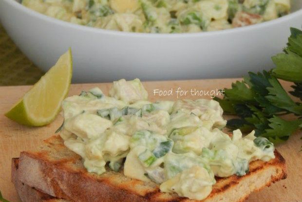 Κοτοσαλάτα με αβοκάντο και λάιμ