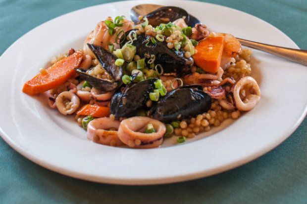 Κουσκούς της θαλπωρής, με θαλασσινά και αρώματα ανατολίτικα