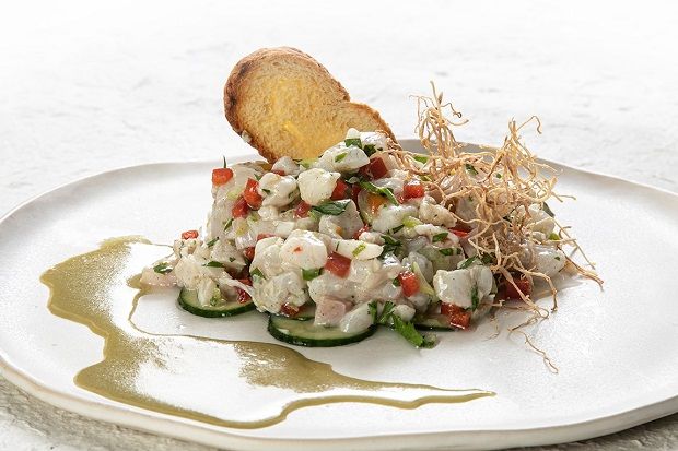 Λαβράκι μαρινάτο με ντρέσινγκ κάππαρης και καλό κρασί!