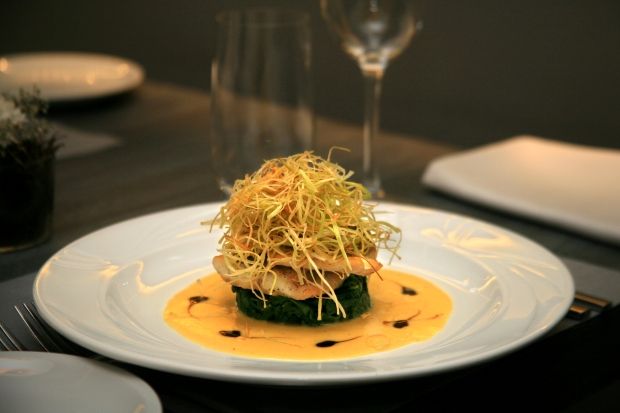 Λαβράκι σοτέ, La Pierrade