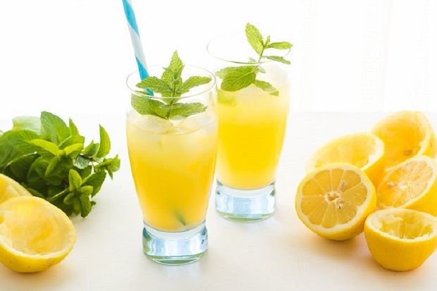 Λεμονάδα με σιρόπι μέντας
