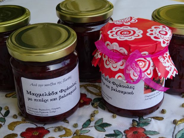 Μαρμελάδα φράουλα για πικάντικους μεζέδες