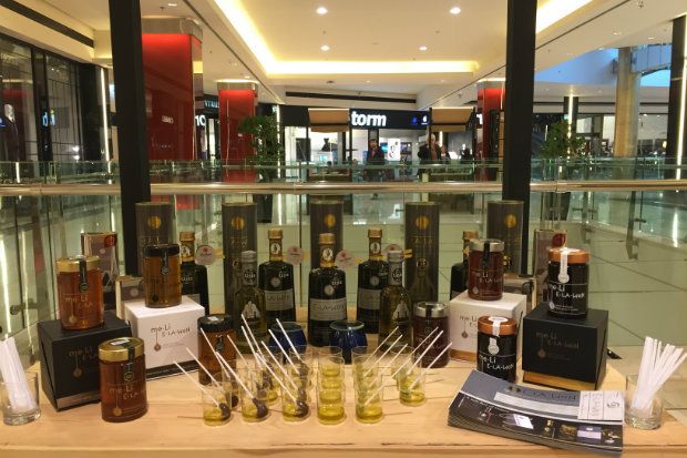 Μέλι καστανιάς με τυριά και αλλαντικά