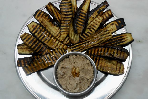 Μελιτζάνες στη σχάρα: πρώτης τάξης συνοδοί