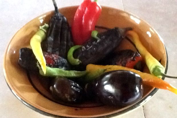 Μελιτζανοσαλάτα πολίτικη, παντρεμένη και κερατωμένη