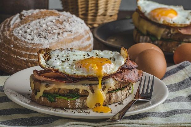 #ΜένουμεΣπίτι και ετοιμάζουμε το brunch της γιορτής