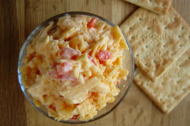 Μεζέδες για Μουντιάλ: Pimento cheese απ’ τον αμερικάνικο Νότο