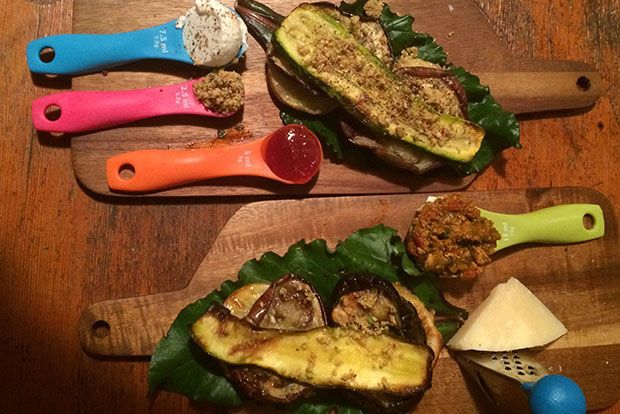 Mουσακάς 2014: αποδόμηση ή αποθέωση;