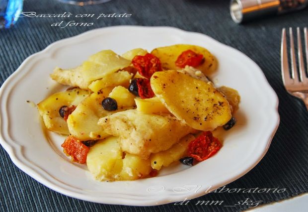 Μπακαλιάρος εύκολος: στον φούρνο με πατάτες