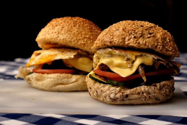 Μπέργκερ από σπίτι: απενοχοποίηση τώρα!