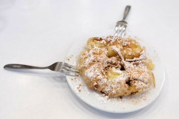 Μπουγάτσα Θεσσαλονίκης με κρέμα