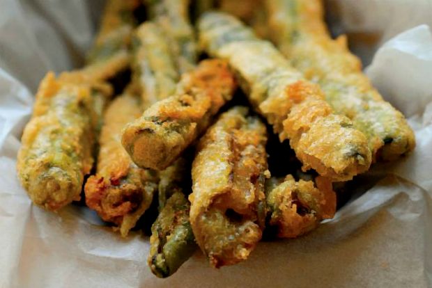 Νόστιμα νηστίσιμα VII: κουκιά τηγανητά σε κουρκούτι