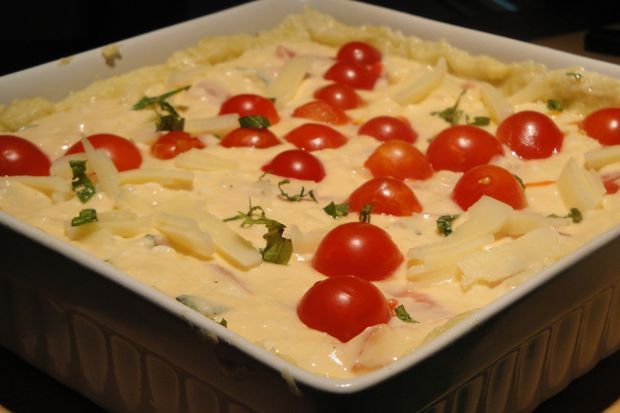 Ντοματόπιτα: κόκκινες καλές ντομάτες, φέτα και κασέρι