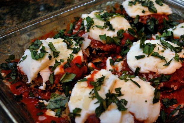 Οι Ιταλίδες μετακομίζουν: μελιτζάνες σαλτσερές