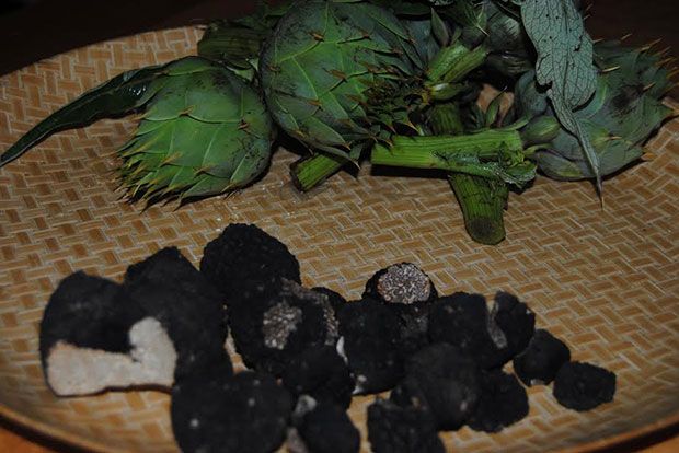 Ωμές, μικρές, σφικτές: οι τέλειες αγκινάρες