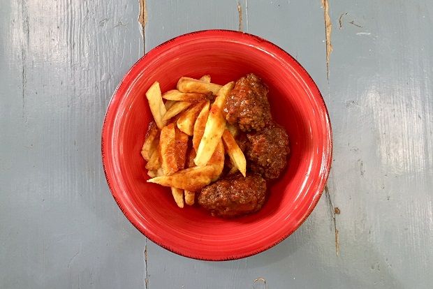 Πάμε μια βόλτα στην Υπάτη για …σουτζουκάκια στην κατσαρόλα