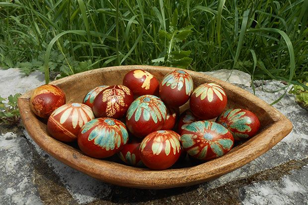 Πασχαλινά αυγά: χρώματα και σχήματα ανθέων