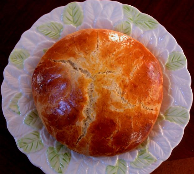 Πασχαλινά: Φουγάτσα, το κερκυρέικο τσουρέκι