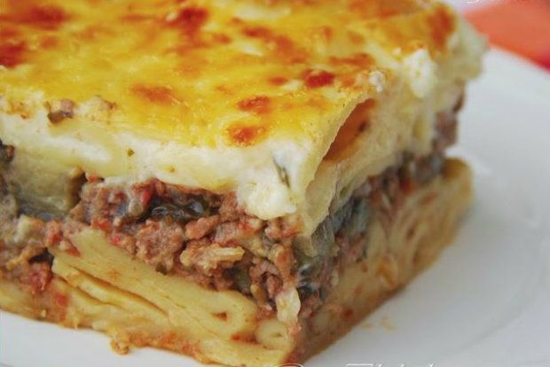 Παστίτσιο με ριγκατόνι, κιμά και μελιτζάνες