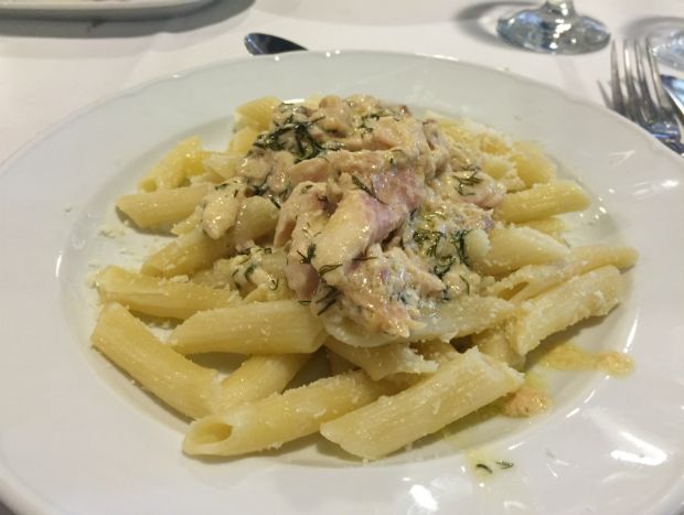 Πένες  με καπνιστή  πέστροφα