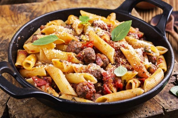 Πένες με κεφτεδάκια για την Παγκόσμια Ημέρα Ζυμαρικών