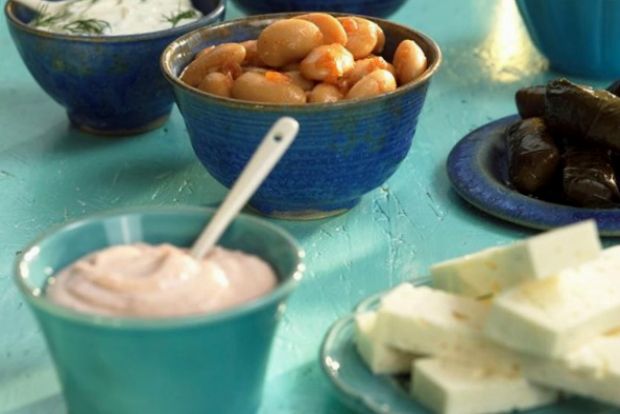 Πέντε+ αστέρια: “Καθαρή Δευτέρα σ’ εμάς”