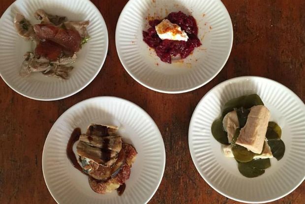 Πιατάκια για το καρέ του μεζέ