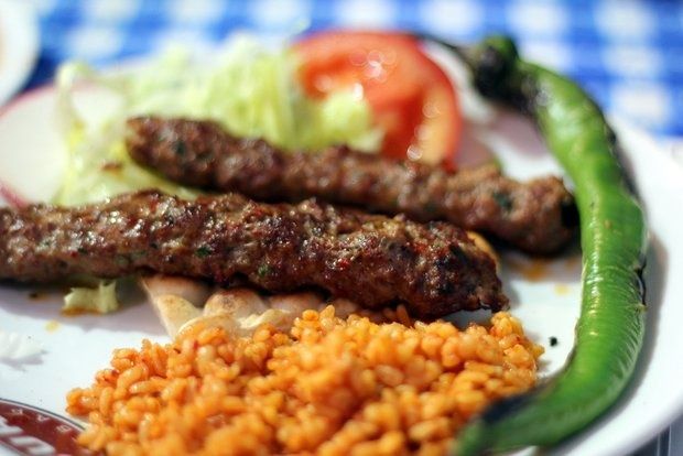 Πικάντικα σουτζουκάκια στη σχάρα