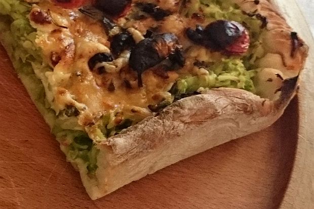 Πίτσα Βέρντε: καλοκαιρινή, κολοκυθένια, νόστιμη