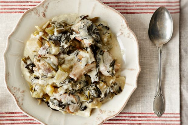 Πλησιάζουν Χριστούγεννα: χοιρινό με χόρτα αβγολέμονο