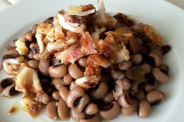 Ποντάρω στους συνδυασμούς: καλαμάρι με μαυρομάτικα