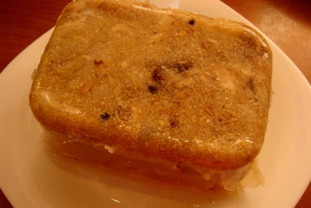 Όπως παλιά: πηχτή και κότσι χοιρινό